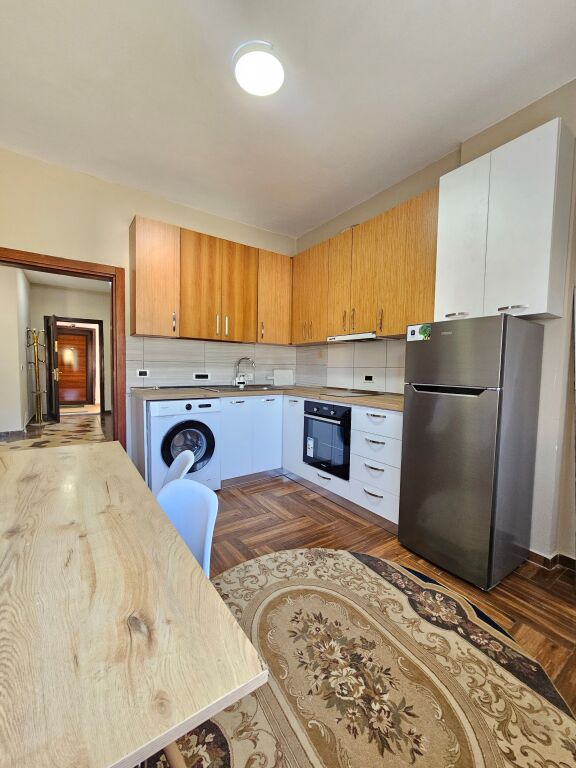 For Rent Apartment 2+1 | Fresk  Dalip Topi Street, with an area of 70 m², located on the 2nd floor price 40,000 leke