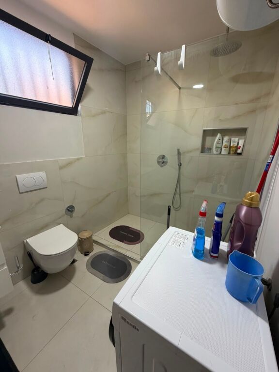 Rent | Apartament 1 + 1 | Shkolla 9-vjeçare \”E Kuqe\” | 600 €/month