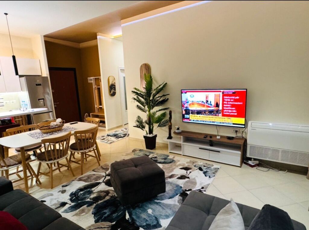 🏢Ne zonen e Kodres se Diellit,jepet me qera apartament  1+1+post parkimi,i mobiluar 65,000Leke