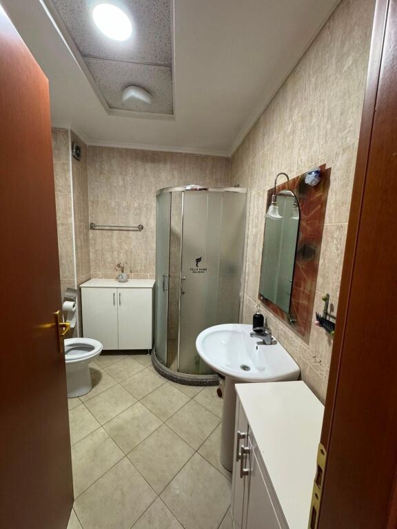 APPARTAMENTO IN AFFITTO 1+1 COMUNE DI PARIGI 55.000 LEKE FH-82161