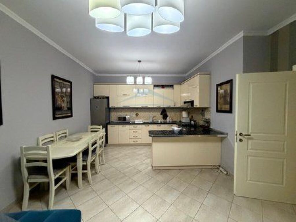 In vendita, Appartamento 2+1, Lago Secco, Tirana.