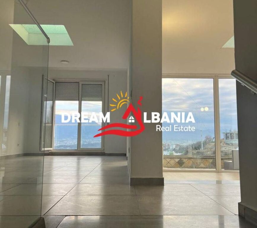 Villa Duplex 4+1+2+piscina in affitto a Residenza Kodra e Diellit (ID 4251302).