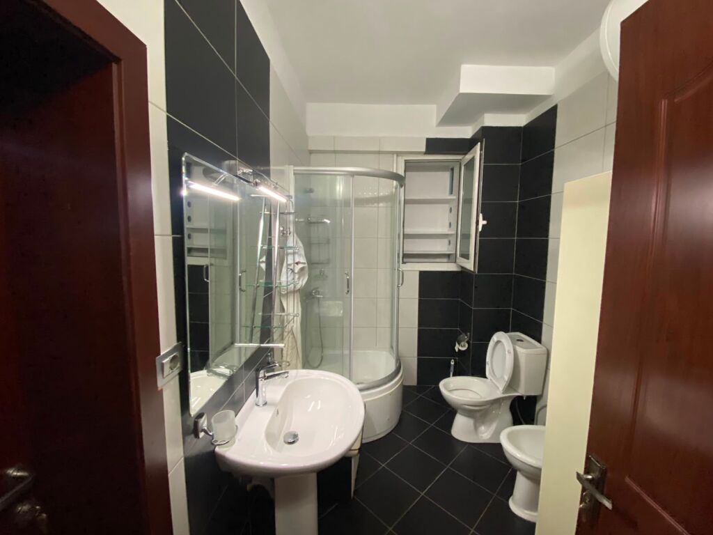 Rent, Apartment 1+1, Barricades Street, Tirana. 530 €