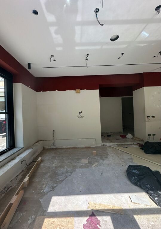 SHOP FOR RENT 80 M2 MUHAMET GJOLLESHA STREET 300,000 LEKE  FH-82179