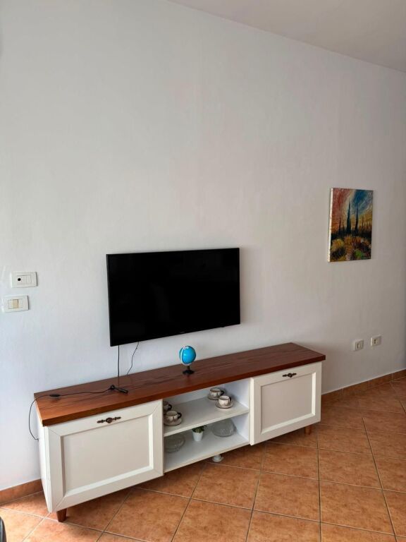 APPARTAMENTO IN AFFITTO 1+1 COMUNE DI PARIGI 55.000 LEKE FH-82161