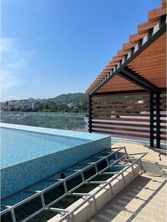 VILLA CON PISCINA IN VENDITA, SUNNY HILL!