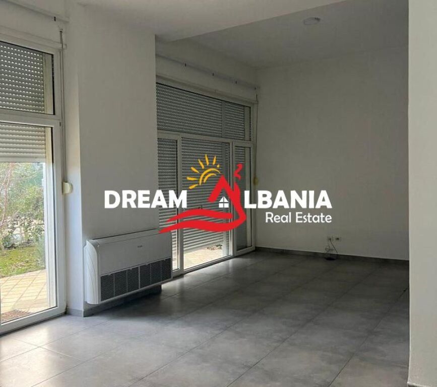 Villa Duplex 4+1+2+piscina in affitto a Residenza Kodra e Diellit (ID 4251302).