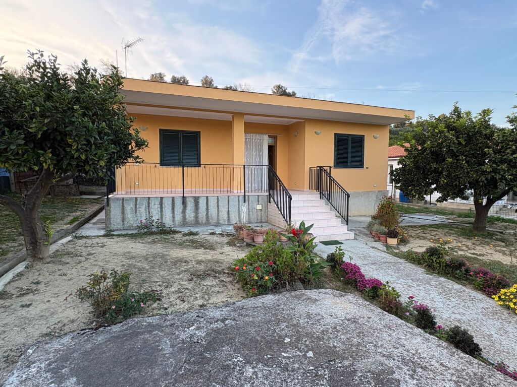 vende casa privata