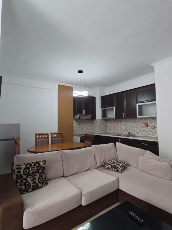 Apartament 2+1 per qera Yzberisht !
