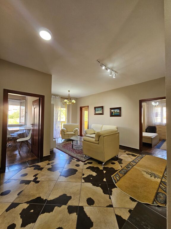 For Rent Apartment 2+1 | Fresk  Dalip Topi Street, with an area of 70 m², located on the 2nd floor price 40,000 leke
