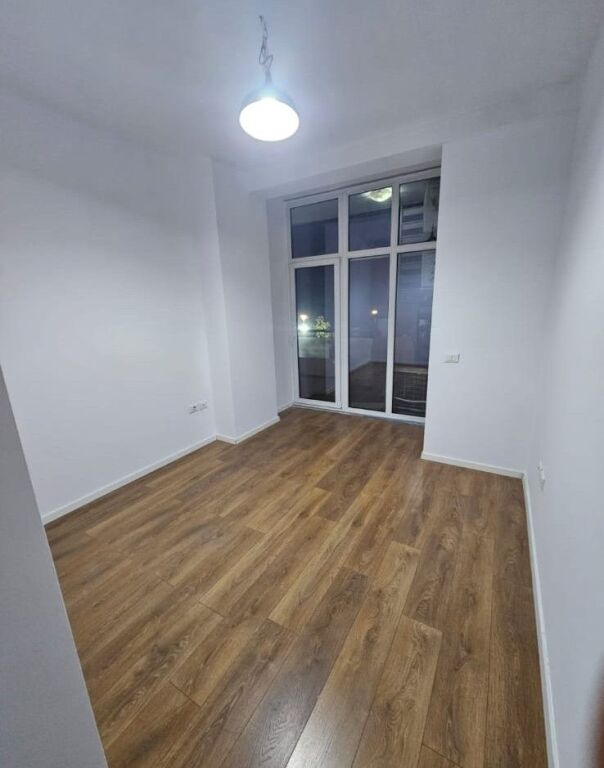 🏢 Ufficio 3+1 in Affitto – Kika 2, Komuna e Parisit