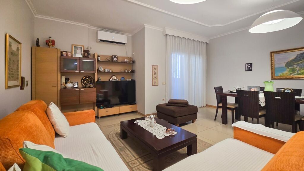 Apartament 2+1+2 per shitje, Komuna e Parisit !