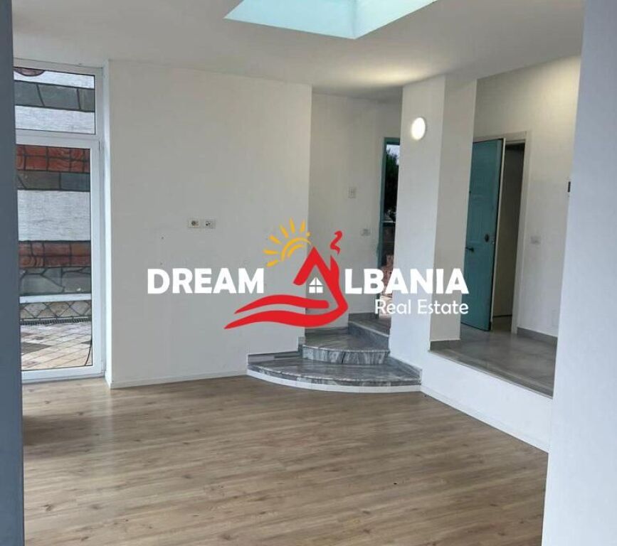 Villa Duplex 4+1+2+piscina in affitto a Residenza Kodra e Diellit (ID 4251302).