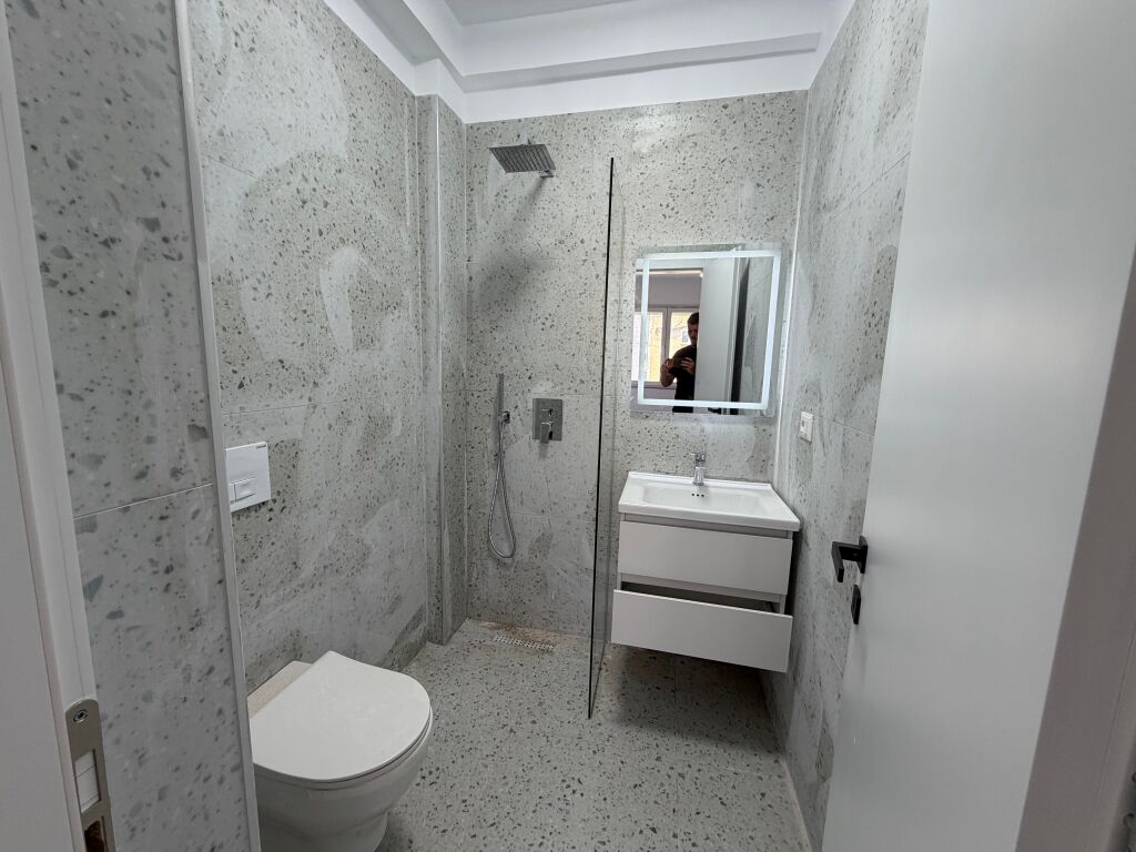 Apartament 2+1+2 tualete ne shitje, Kodra e Priftit