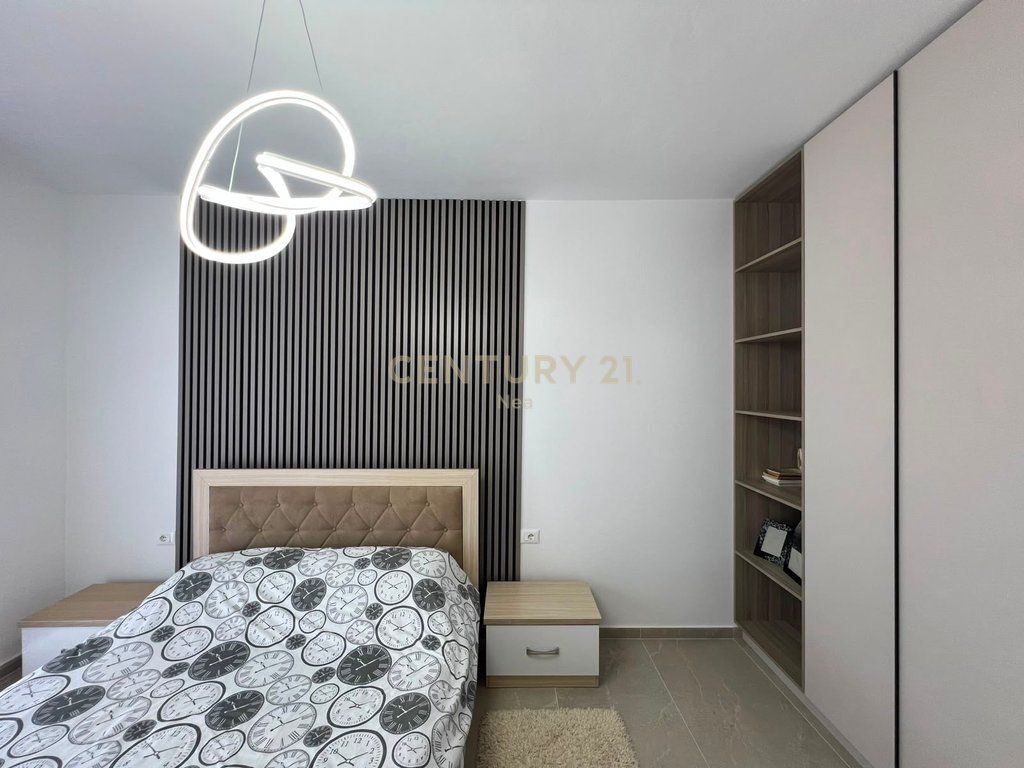 Apartament 1+1 me qira te Jordan Misja, Bulevardi i Ri.
