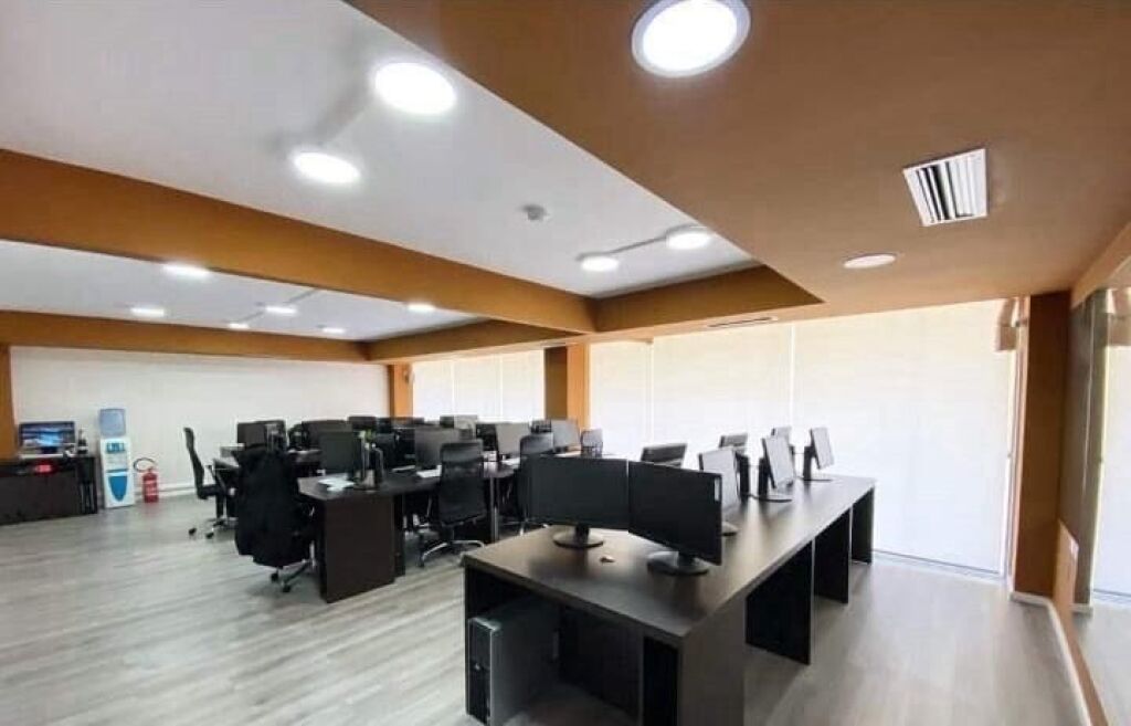 LOCALE COMMERCIALE IN AFFITTO – VIA SAMI FRASHERI !