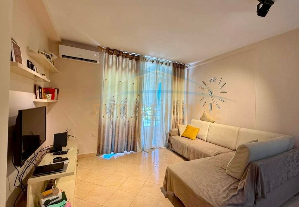 Shitet, Apartament 1+1+ Post Parkimi, Unaza e Re, Tirane