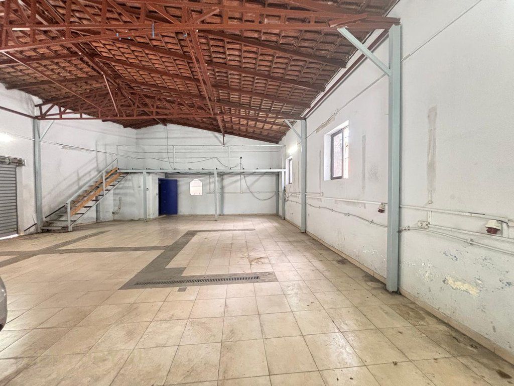 Magazzino di 200 m² in affitto vicino al Mercato Nuovo