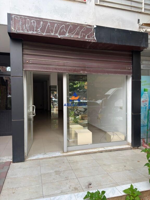 SHOP FOR RENT 51M2 "NEAR KRISTAL CENTER" 70,000 LEKE