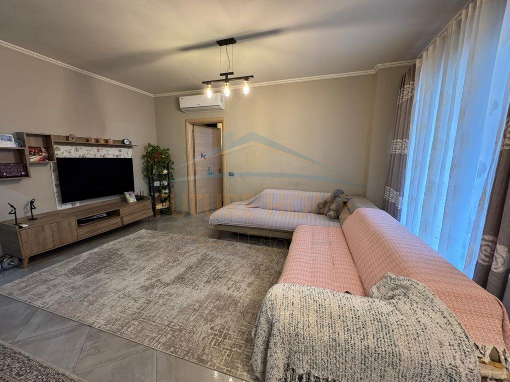 Shitet,Apartament 2+1+2, Kompleksi Tower Bridge,Rruga e Dibres.