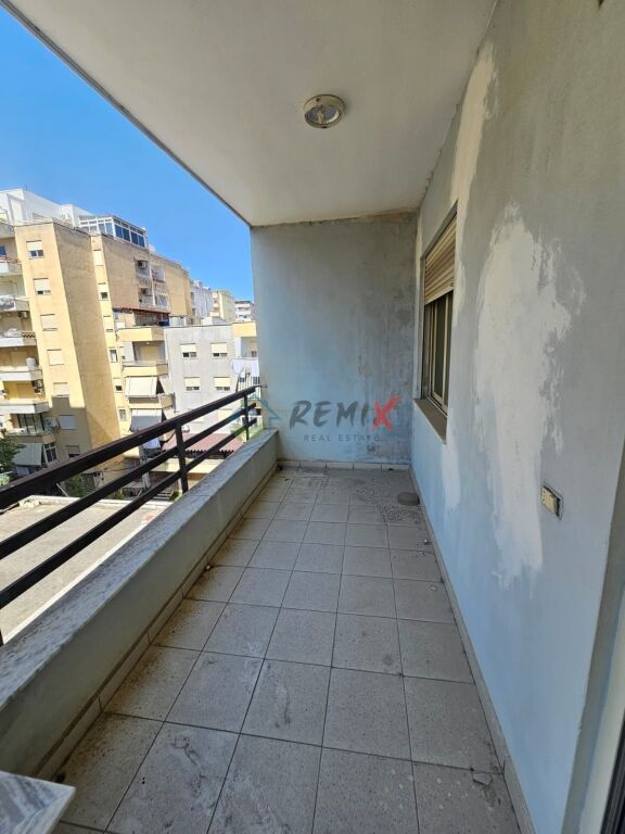 APPARTAMENTO 3+1+2 IN VENDITA SULLA SPIAGGIA ILIRIA, DURRËS