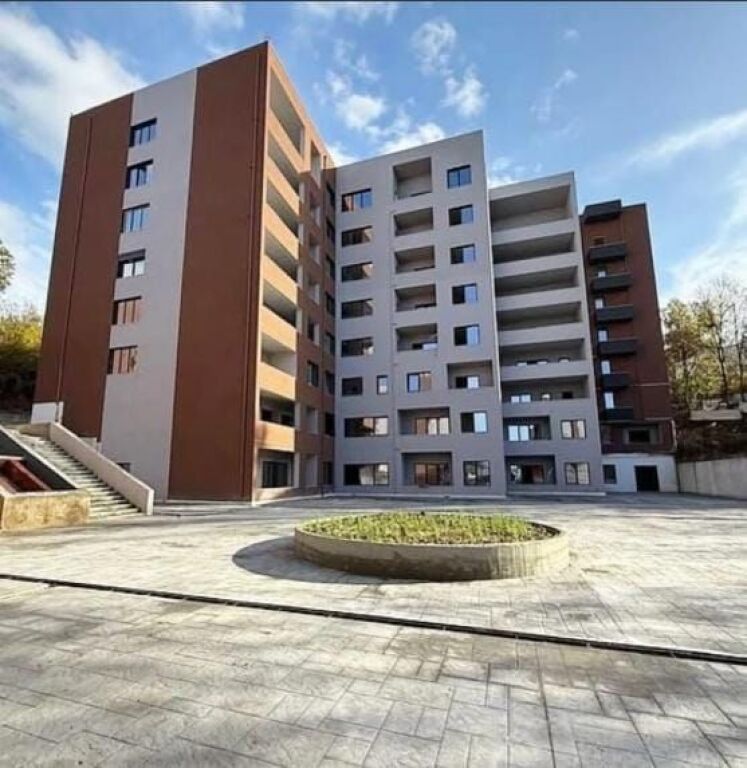 Apartment 2+1 for sale at Rezidenca Xheluks, Sauk.