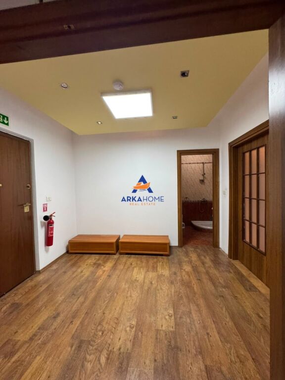 LOCALE COMMERCIALE IN AFFITTO 200M2 "ISH BLLOKU" 3200 EURO