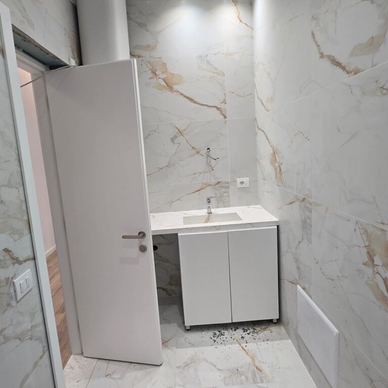 Apartment 2+1+2 for sale at Liqeni i Thate