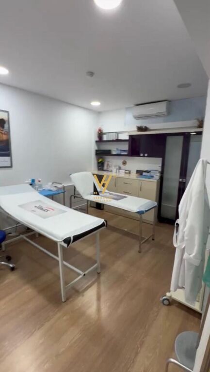 UFFICIO DI 80 M2 IN AFFITTO A BLLOK 120.000 LEKE