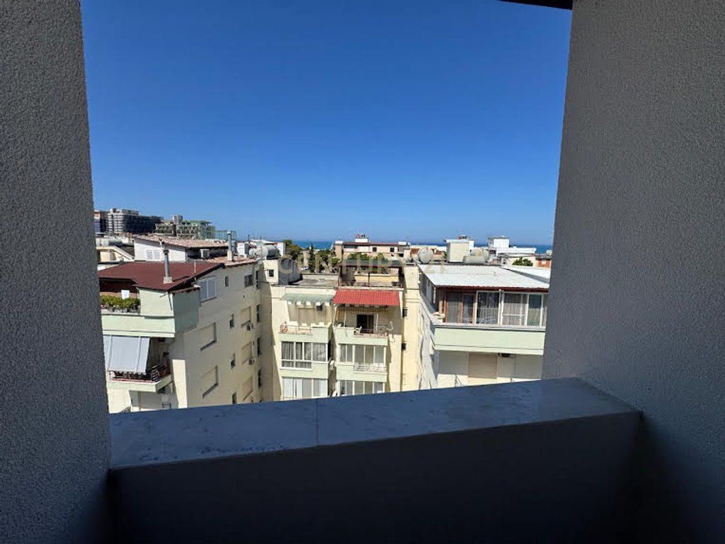 1+1 con vista mare a Golem