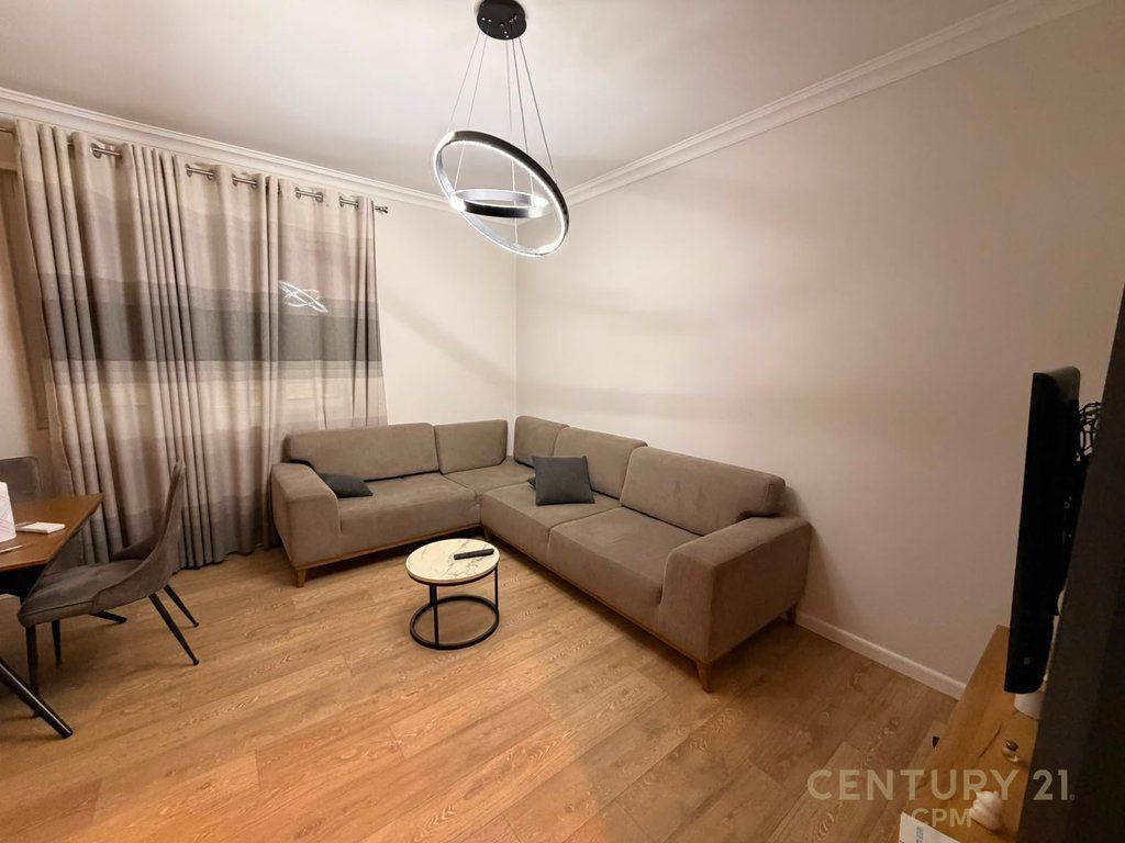 VENDIAMO APPARTAMENTO 2+1+2 VICINO A KODRA DIELLIT 2 ! 230,000 €