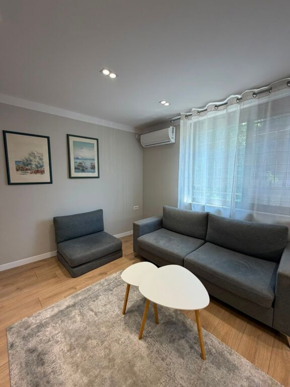 Rent | Apartament 1 + 1 | Shkolla 9-vjeçare \”E Kuqe\” | 600 €/month