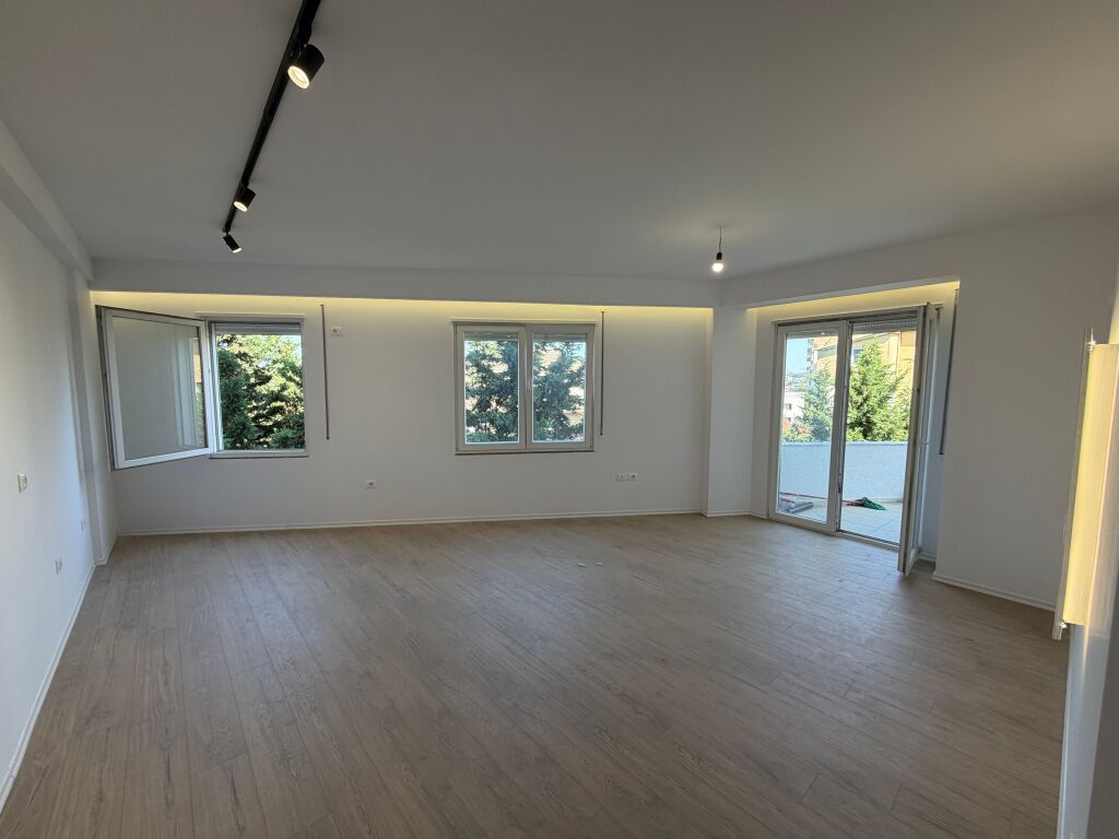 Apartament 2+1+2 tualete ne shitje, Kodra e Priftit