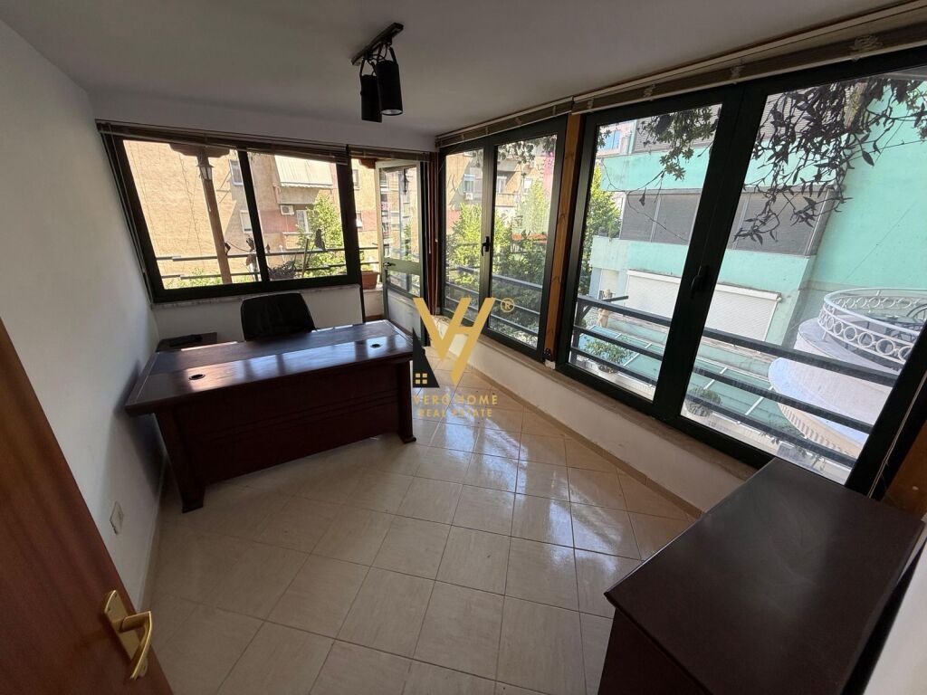 UFFICIO DI 125 M2 IN AFFITTO A ISH-BLLOK 1.500 EURO