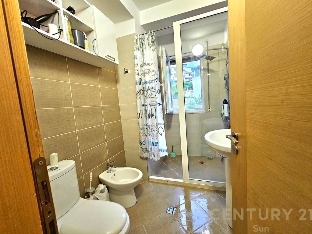 APARTAMENT 2+1 PER QIRA PRANE KOPSHTIT BOTANIK
