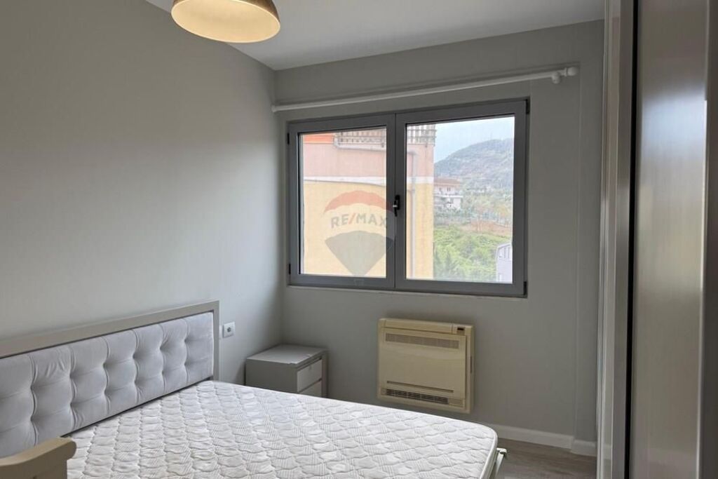 Apartament - Për Qira - Liqeni I Thatë, Tiranë