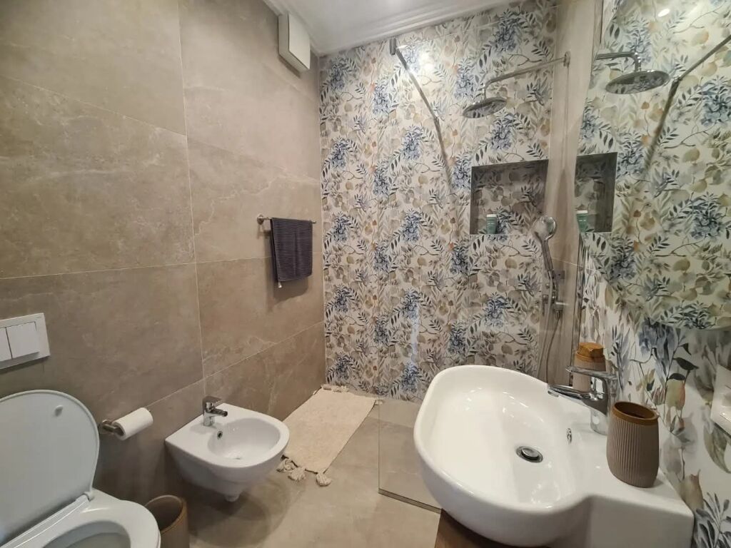Affitto, Appartamento 1+1+posto auto, Via Kavaja