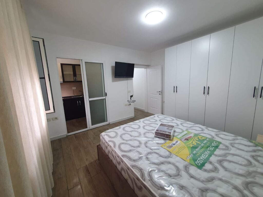 MONOLOCALE IN AFFITTO 40M2 VIA DI DURRES 45.000 LEKE FH-82254