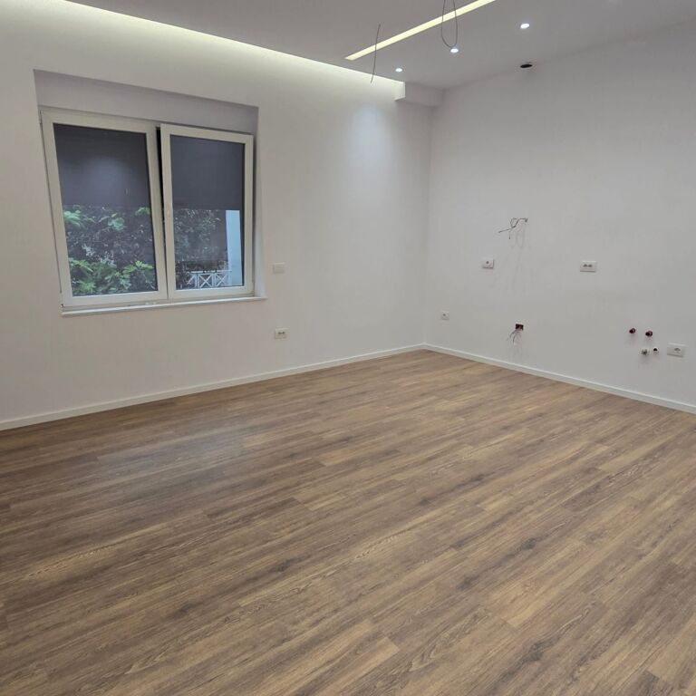 Apartment 2+1+2 for sale at Liqeni i Thate