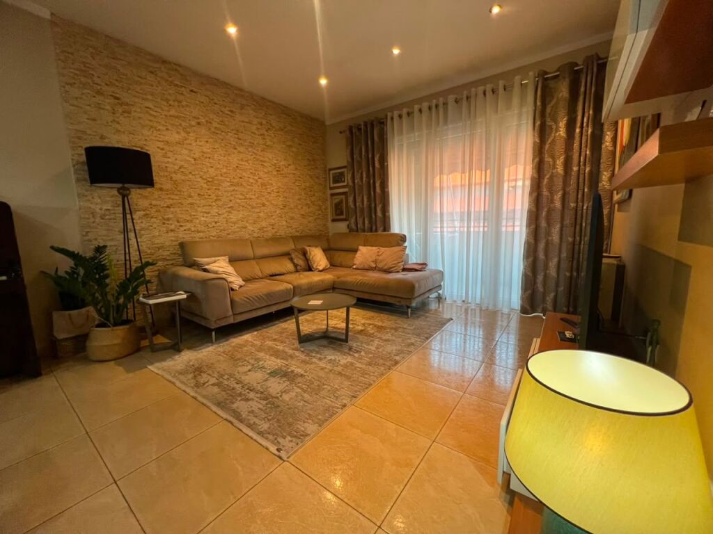 Apartament 2+1+2+🅿️ per shitje perballe Delijorgjit !