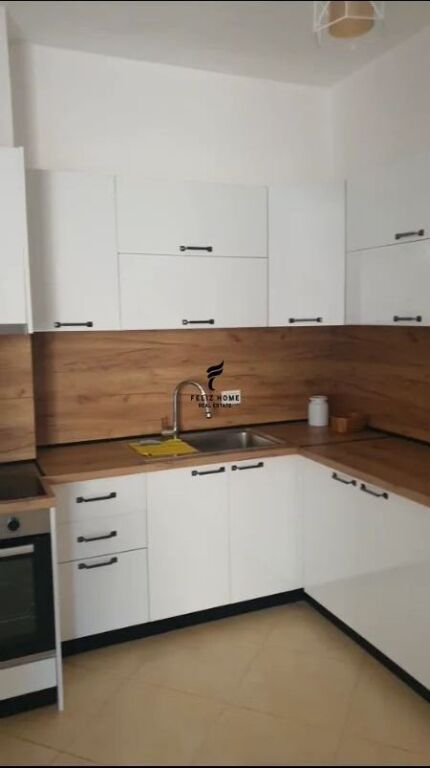 APARTAMENT ME QERA 1+1 KODRA E DIELLIT 50.000 LEKE FH-82307