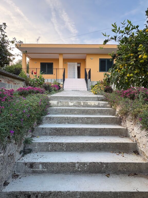vende casa privata