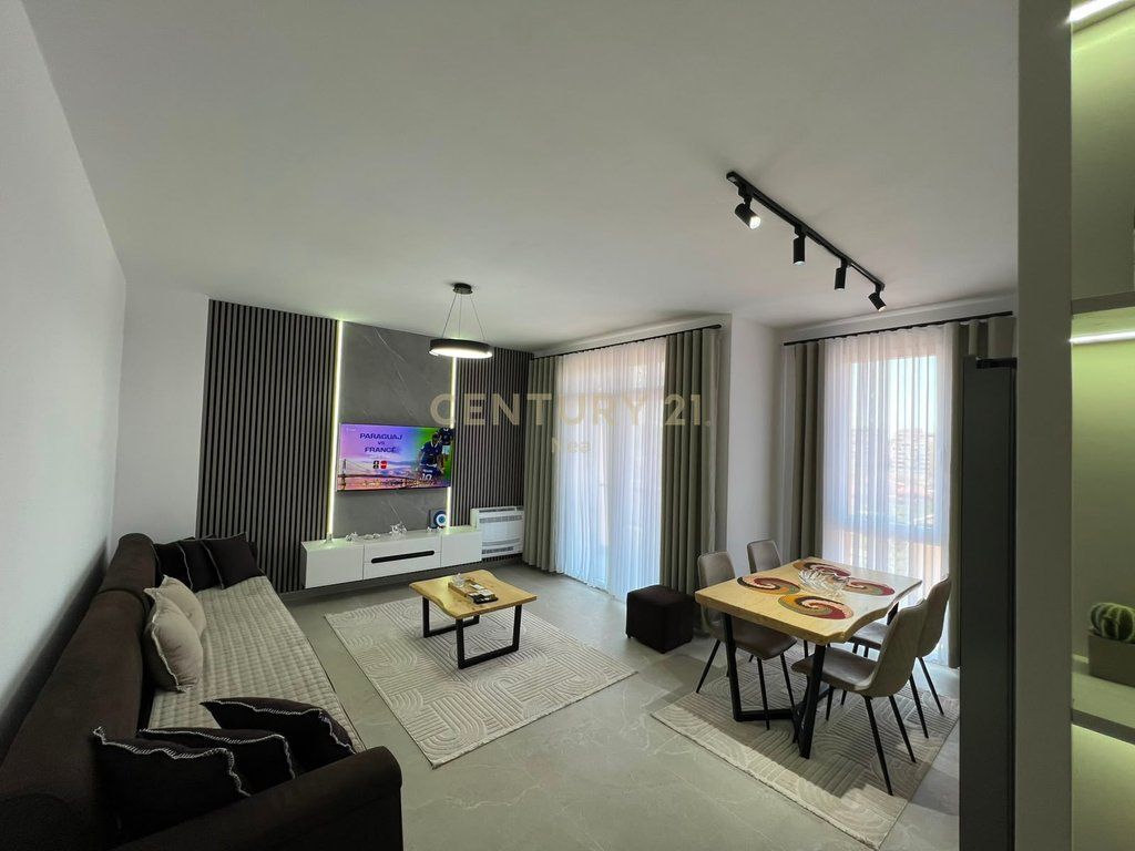 Apartament 1+1 me qira te Jordan Misja, Bulevardi i Ri.