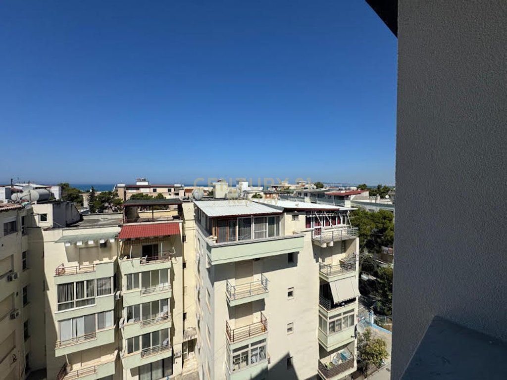 1+1 con vista mare a Golem