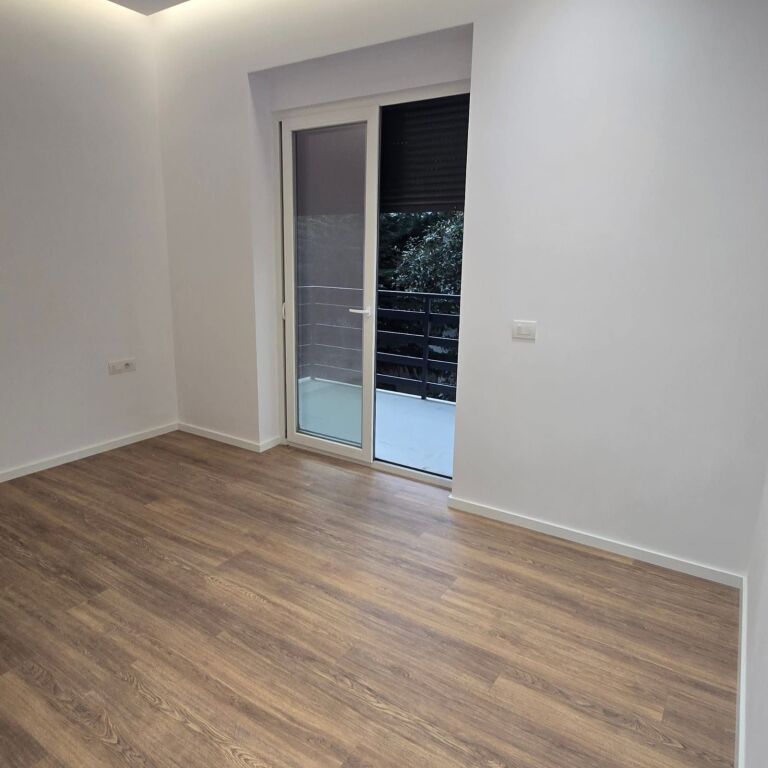 Apartment 2+1+2 for sale at Liqeni i Thate