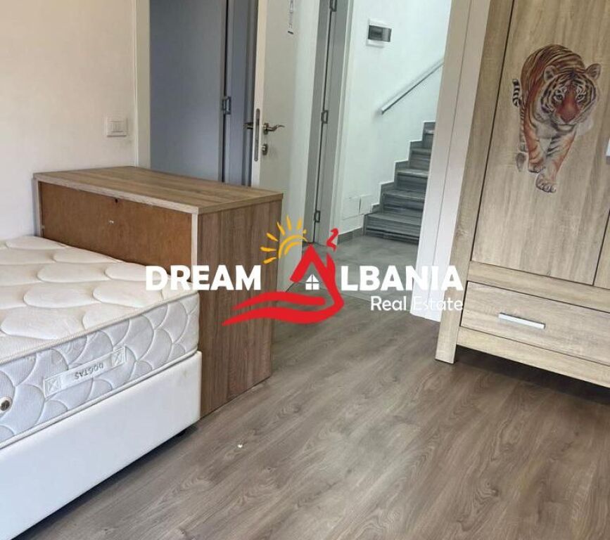 Villa Duplex 4+1+2+piscina in affitto a Residenza Kodra e Diellit (ID 4251302).
