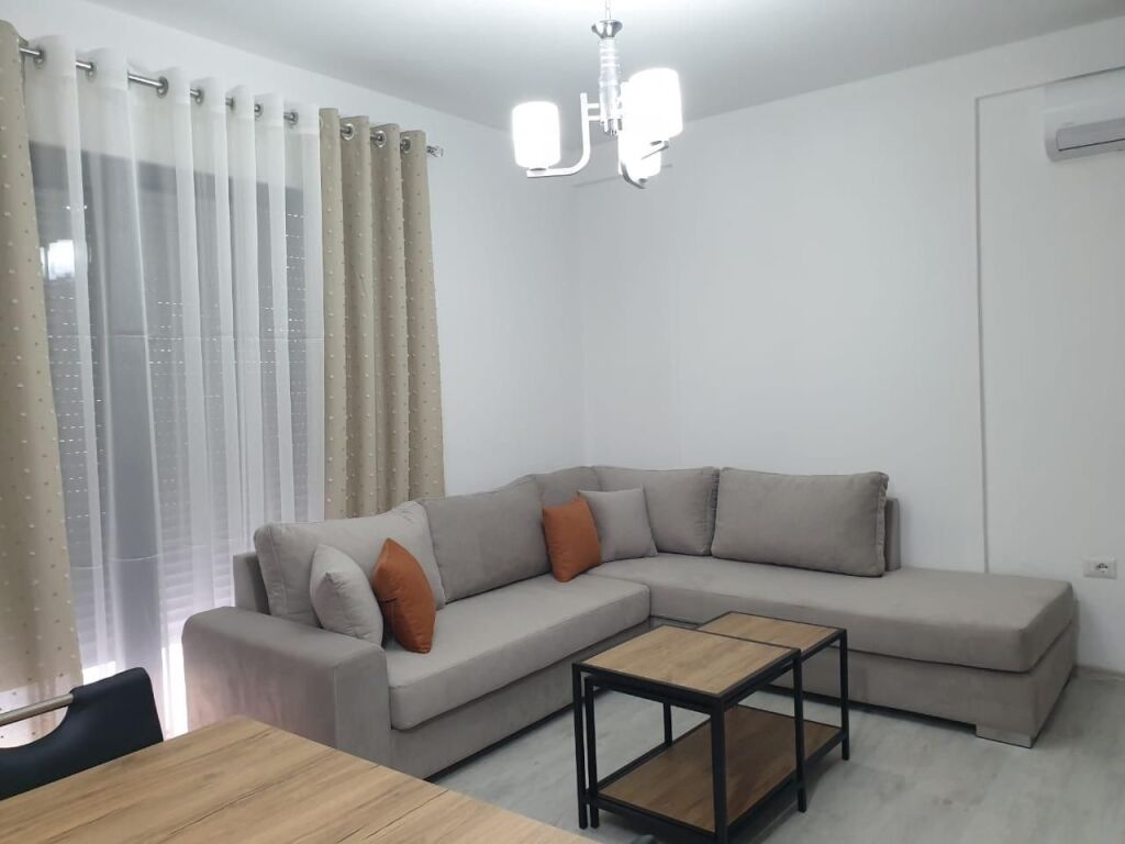Apartament 1+1 per qira tek Inxhinieria e Ndertimit.