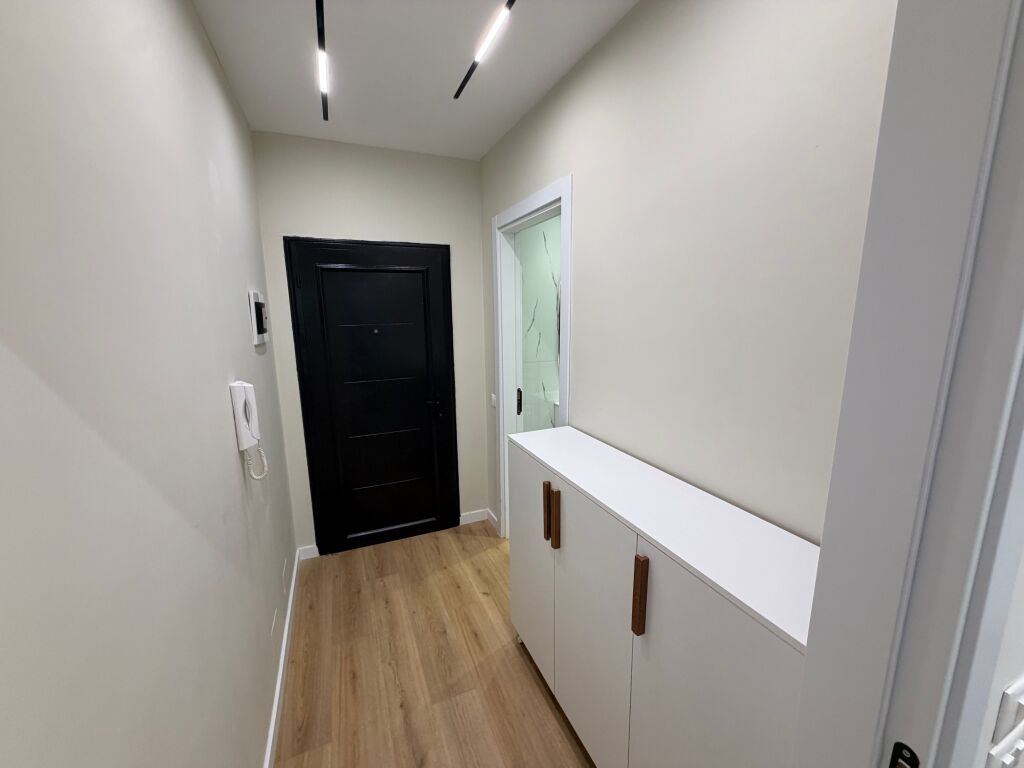 🏡 Super 2+1+2 apartment for rent  📍 Yzberisht, near KMY, opposite Fitness Bar UNIK   💶 Price: 60,000 Lek/month  