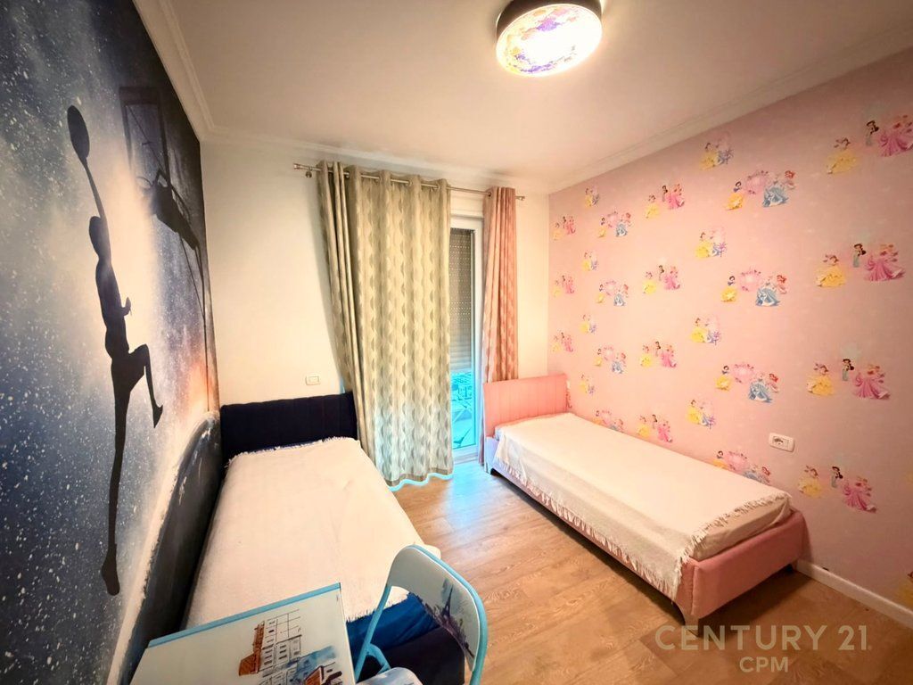 VENDIAMO APPARTAMENTO 2+1+2 VICINO A KODRA DIELLIT 2 !