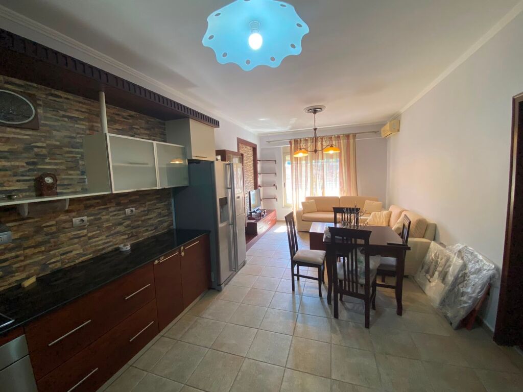 Rent, Apartment 1+1, Barricades Street, Tirana. 530 €